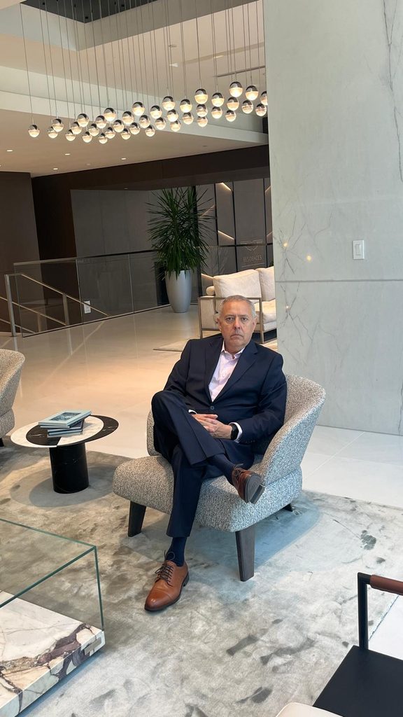 Daniel A Cascon, broker inmobiliario de propiedades de categoría en Miami
